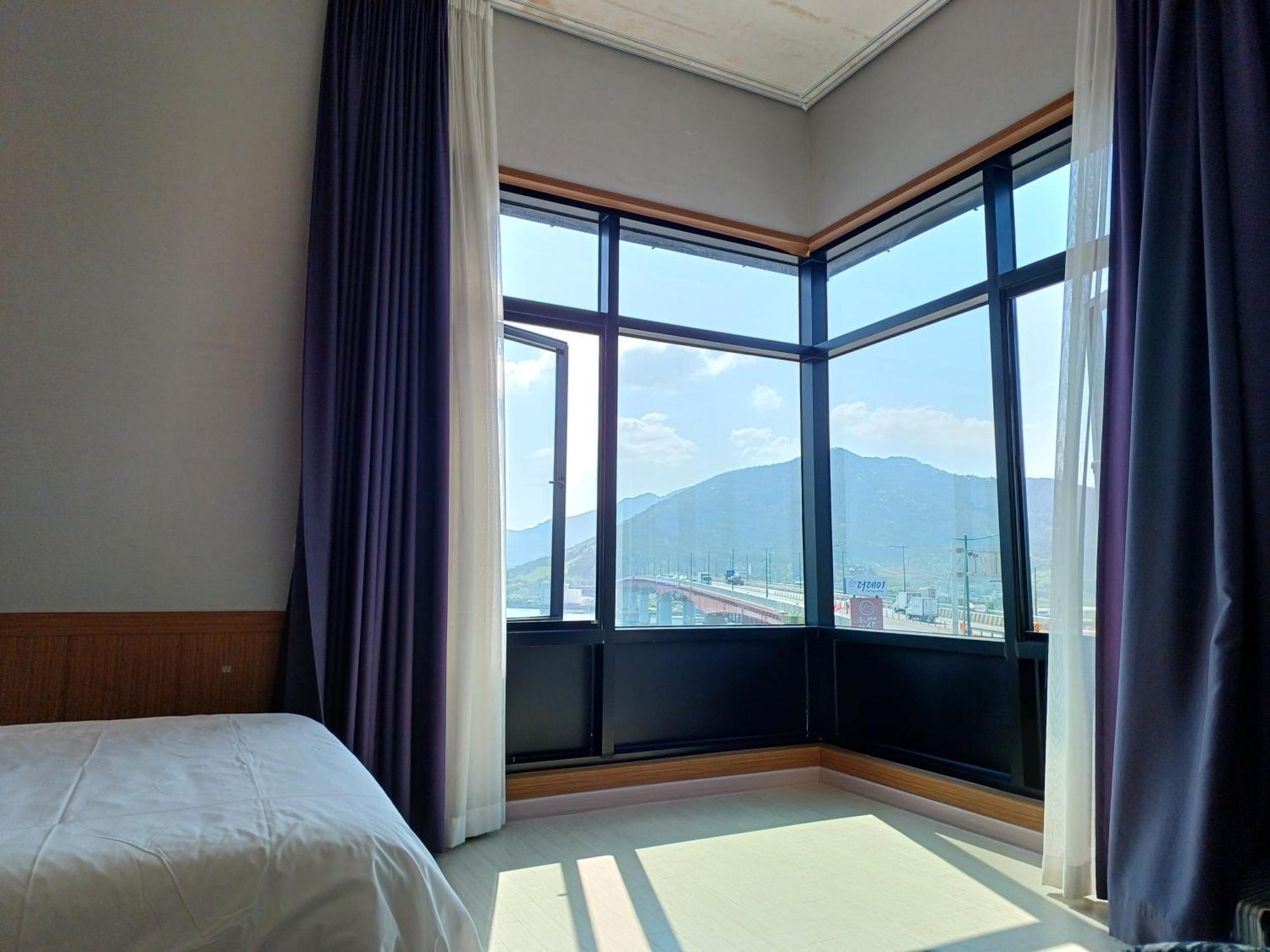 Tongyeong Bridge Hotel Exteriér fotografie